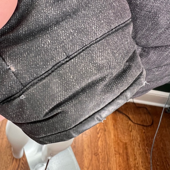 GUC Guess Chevron Quilted Puffer Coat - Picture 14 of 16